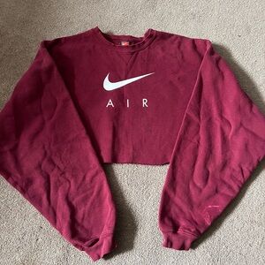Vintage Nike Women's Maroon Crew Neck Sweater